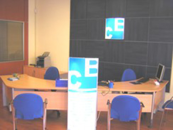 Credit Services, Inmobiliarias / Financieras